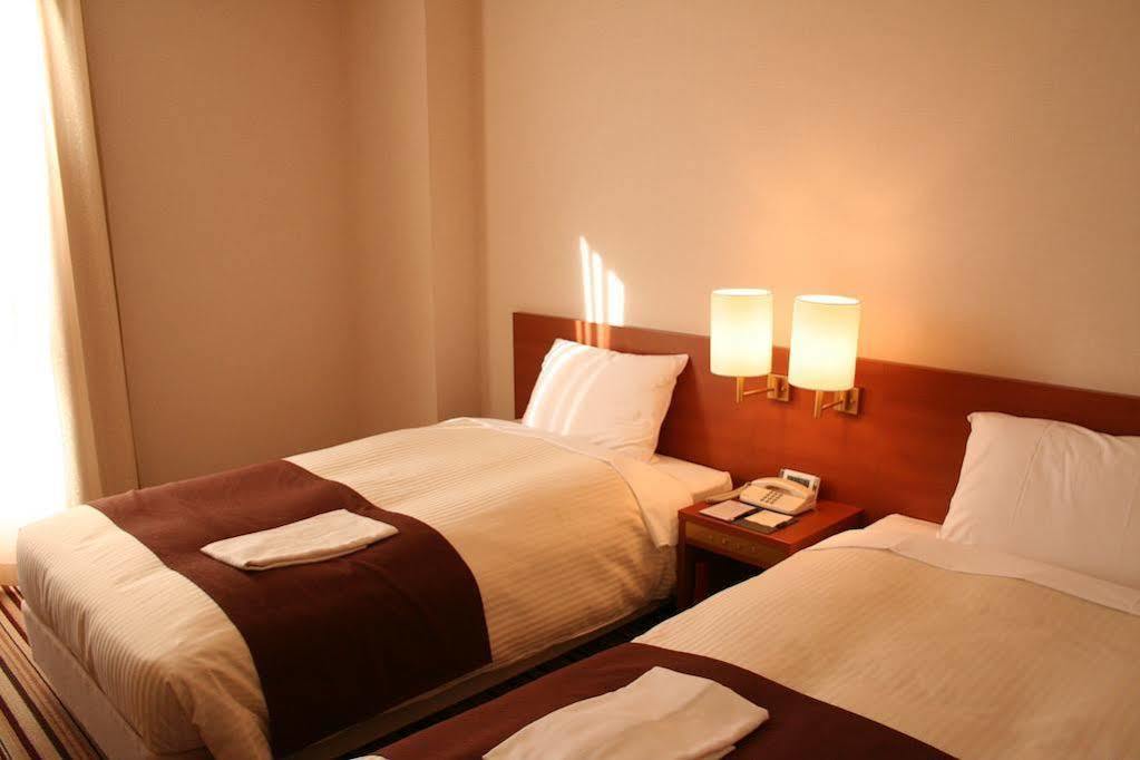 Hotel Crown Palais Kofu Bagian luar foto