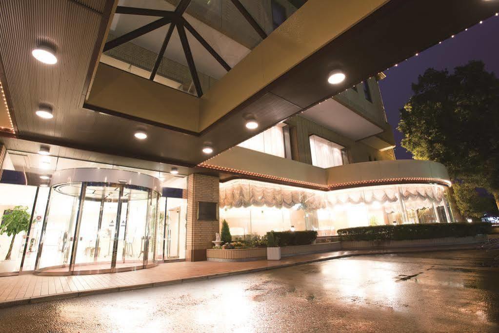 Hotel Crown Palais Kofu Bagian luar foto